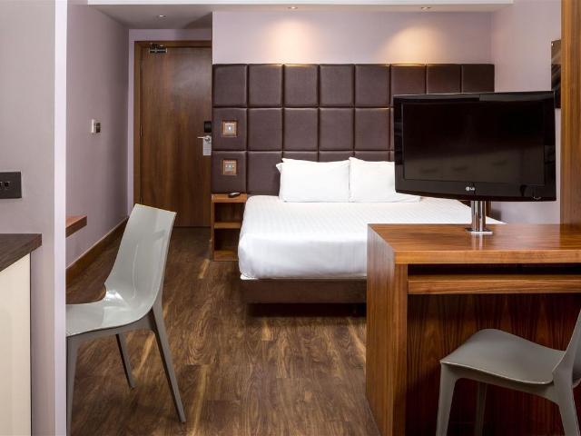 Roomzzz Leeds City Smart Studio, Leeds LS1, 1 bed flat to rent, £2,000 pcm | PrimeLocation