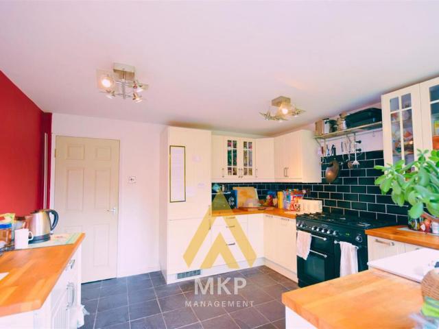 Road, Birmingham B30 4 bed semi detached house to rent £1,872 pcm £432 pw