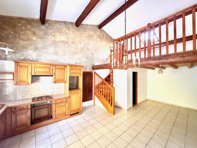 Roaix Appartement T2 50 m2 / Mezzanine / Terrasse