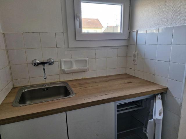 ROANNE APPARTEMENT T2 MEUBLE