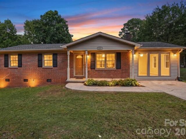Robyn Ave, Shelby, Home For Sale