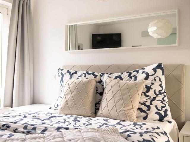Rob’s Place – Quiet 2 Room Oasis, Essen Amsterdam Apartments for Rent