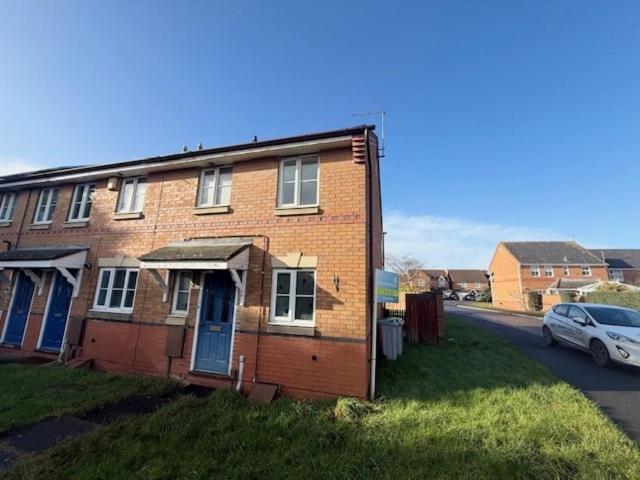 Robert Dukeson Avenue, Newark. 2 bed end of terrace house to rent £850 pcm £196 pw