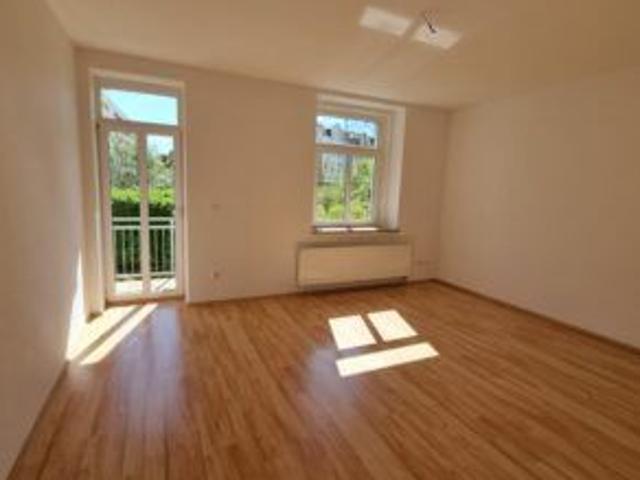 Robert Koch Str. 42, Wohnung 1 ~~~ Gartenanteil, Bad mit Wanne, Keller