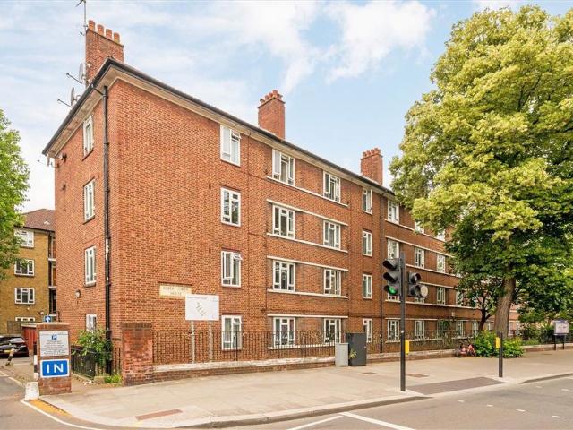 Robert Owen House, Bishops Park SW6, 2 bed flat to rent, £2,200 pcm | PrimeLocation