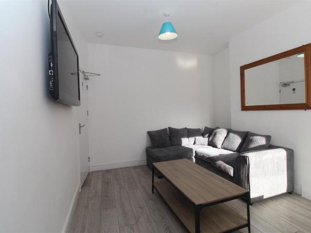 Robert Street, Cathays, Cardiff CF24, 3 bed property to rent, £1,950 pcm | PrimeLocation