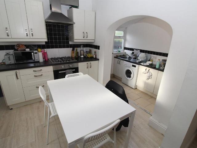 Robert Street, Cathays, Cardiff CF24, 4 bed shared accommodation to rent, £2,200 pcm | PrimeLocation