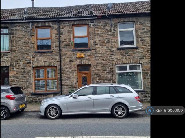 Robert Street, Ynysybwl, Pontypridd. 3 bed terraced house to rent £1,050 pcm £242 pw