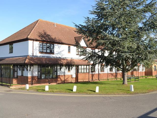 Roberts Court, Baddow Road CM2, 2 bed flat to rent, £1,400 pcm | PrimeLocation