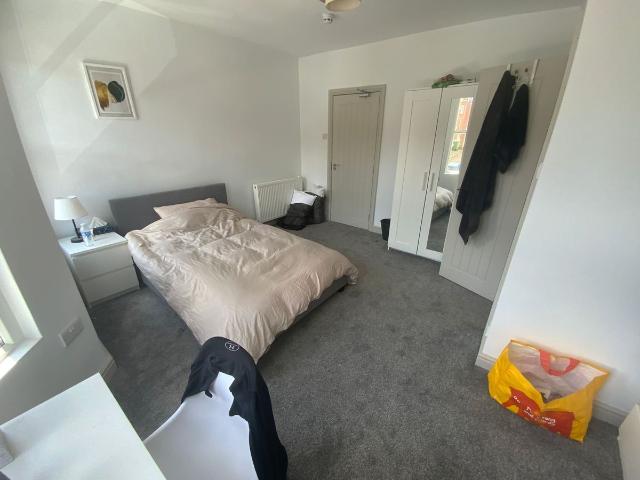 Roberts Road, High Wycombe HP13, 1 bed property to rent, £875 pcm | PrimeLocation