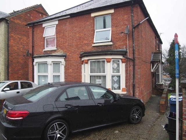 Roberts Road, High Wycombe HP13, 5 bed semi detached house to rent, £2,350 pcm | PrimeLocation