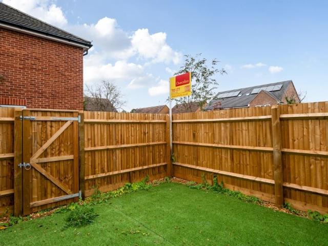 Robertson Close, Newbury RG14, 1 bed terraced house to rent, £1,050 pcm | PrimeLocation