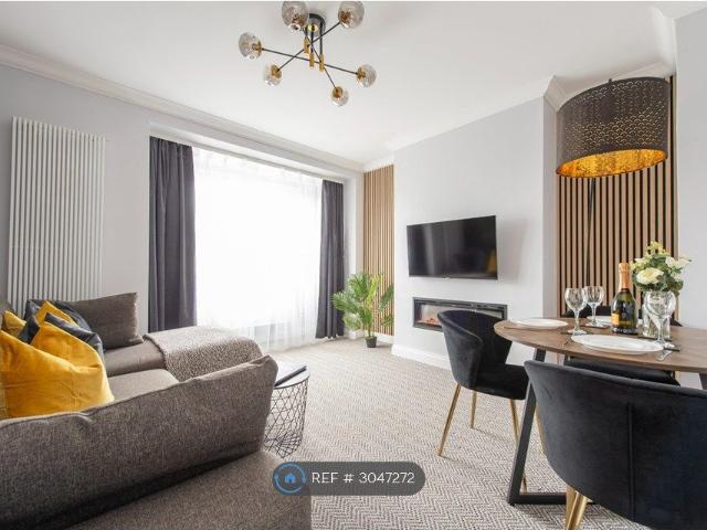 Robertson House, London SW17, 2 bed flat to rent, £2,595 pcm | PrimeLocation