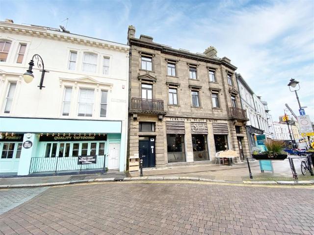 Robertson Street, Hastings 1 bed flat to rent £750 pcm £173 pw