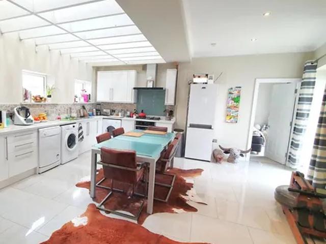 Robertson Street, London, SW8 3TJ, United Kingdom | 2 bed apartment for rent #139069618 | Rentberry