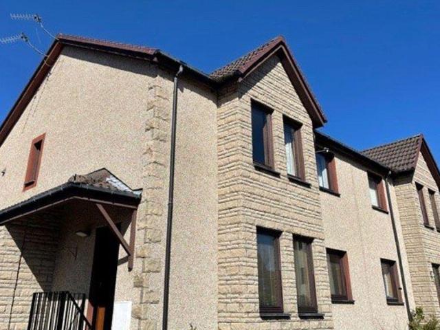Robertson Road, Cupar 2 bed flat to rent £1,100 pcm £254 pw