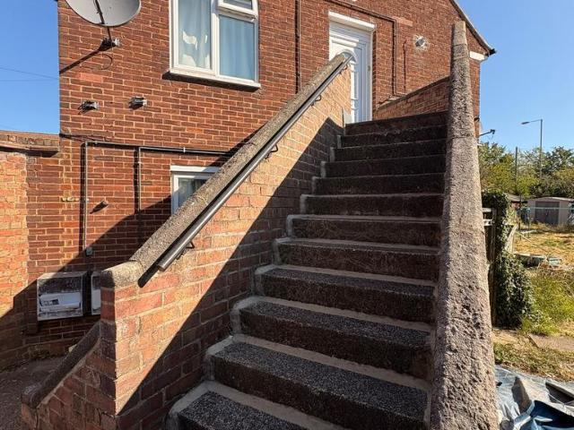 Robin Grove, Kenton, HA3 2 bed flat to rent £1,699 pcm £392 pw