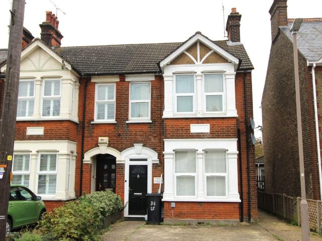 Robin Hood Road CM15, 2 bed flat to rent, £1,500 pcm | PrimeLocation