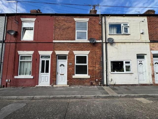 Robin Hood Street, Castleford WF10, 2 bed terraced house to rent, £775 pcm | PrimeLocation