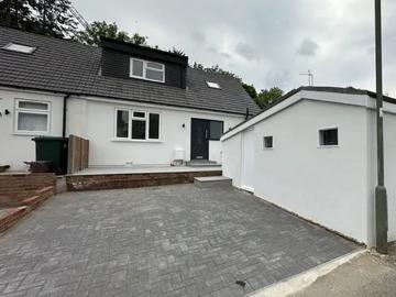 Robin Lane, London, NW4 1EJ, United Kingdom | 4 bed duplex for rent #167614183 | Rentberry