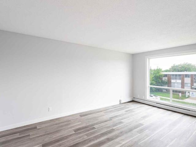 Robin Manor 2 Bedroom Apartment for Rent at 10629 114 St Nw, Edmonton, AB T5H 3J8 Queen Mary Park