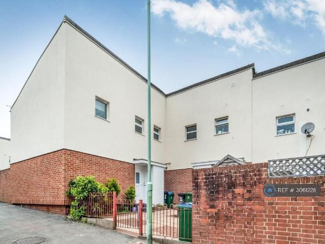 Robin Place, Watford, WD25 3 bed terraced house to rent £2,350 pcm £542 pw