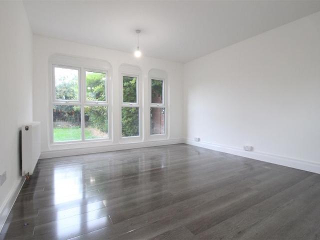 Robinsway, Waltham Abbey EN9