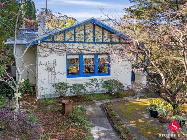 'Robinswood' Your Own Little Slice of Country