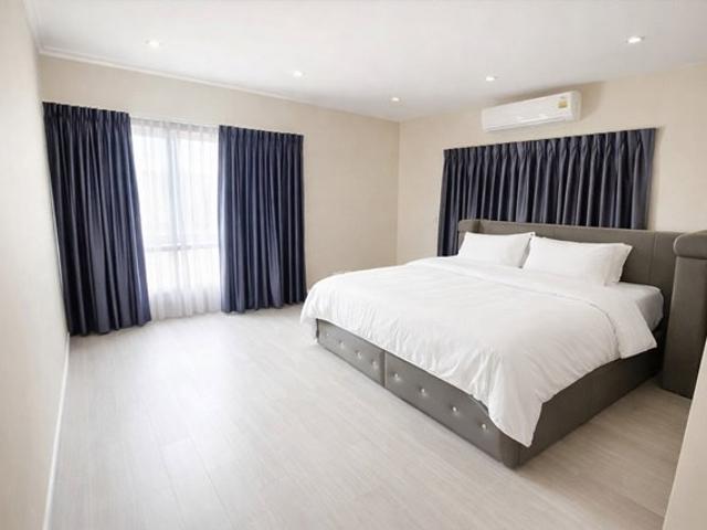 โรบินสันไลฟ์สไตล์ ราชพฤกษ์ 1.55กม. ดูโฮม บางบัวทอง 1.91กม. ชัยพฤกษ์ ทาวน์โฮมหรู 3 ชั้น 3 นอน 3 น้ำ ถ.สะพานนทบุรี 18 ตร.วา. 220 ตร.ม