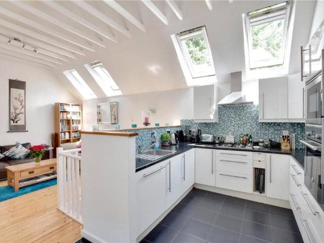 Robinscroft Mews, Greenwich, London. 2 bed terraced house to rent £2,300 pcm £531 pw