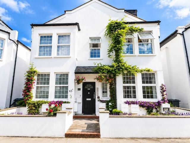Robinson Road, Colliers Wood, London SW17, 2 bed flat to rent, £1,600 pcm | PrimeLocation