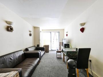 Robinson Road London, London 2 bed flat to rent £1,798 pcm £415 pw