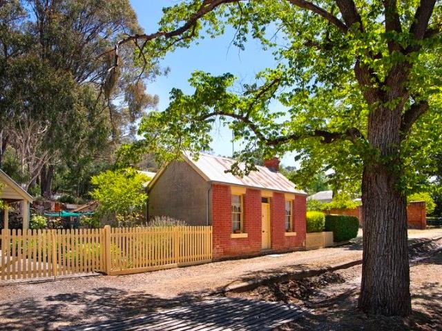 Robinsons Loddon Store Cottage: A Timeless Treasure in the Heart of Maldon