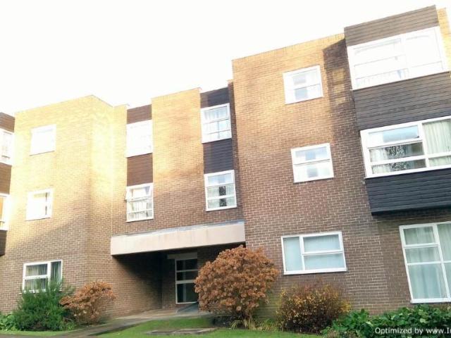 Robinwood Court, Leeds, LS8 2 bed apartment to rent £950 pcm £219 pw