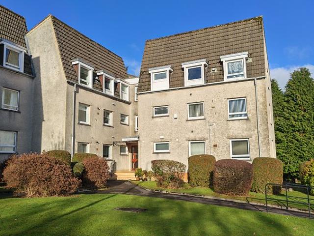 Robshill View, Newton Mearns G77, 2 bed flat to rent, £1,200 pcm | PrimeLocation