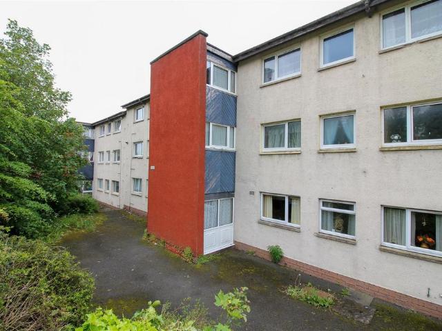 Robson Court, Hawick 2 bed flat to rent £495 pcm £114 pw