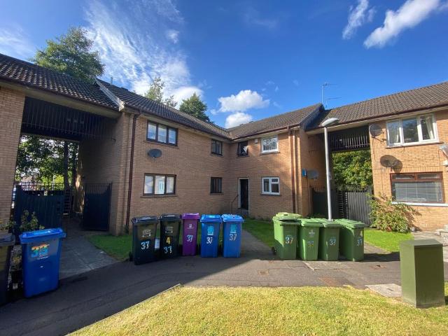 Robson Grove, Glasgow G42, 1 bed flat to rent, £750 pcm | PrimeLocation