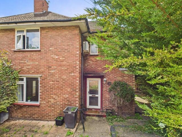 Robson Road 1 bed in a house share to rent £555 pcm £128 pw