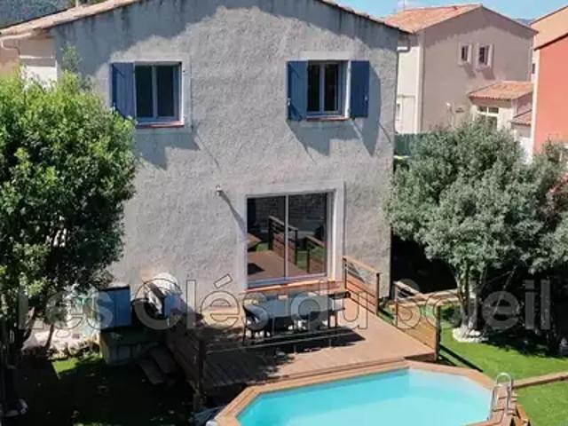 Rocbaron 83136 Achat / Vente maison 5 pièces t5 piscine parking
