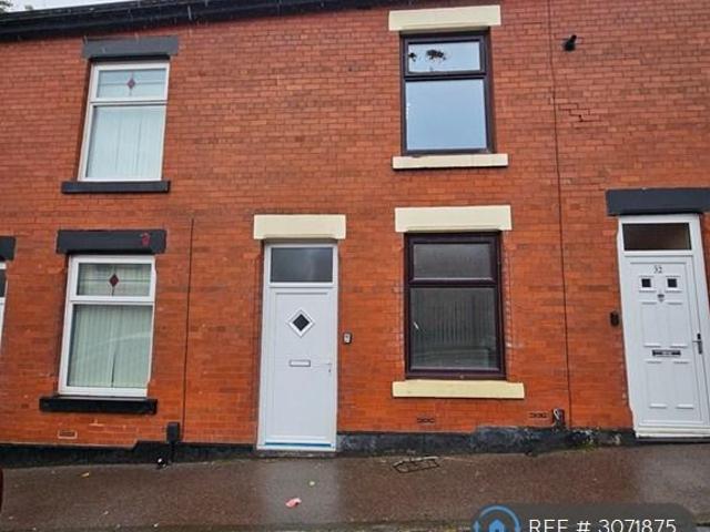 Rochdale Lane, Heywood, OL10 3 bed terraced house to rent £1,050 pcm £242 pw