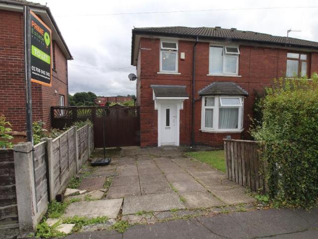 Rochdale OL11 3 bed semi detached house to rent £1,300 pcm £300 pw