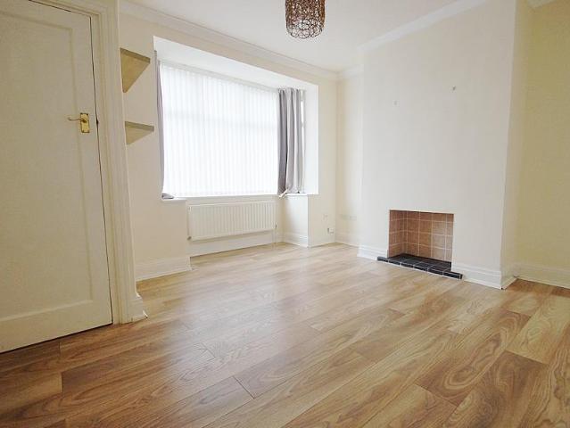Rochdale Road, Oldham OL1 2 bed terraced house to rent £895 pcm £207 pw