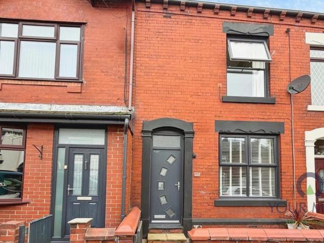 Rochdale Road, Oldham OL2 2 bed terraced house to rent £1,300 pcm £300 pw