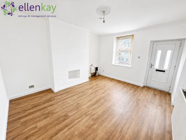 Rochdale Road, Rochdale OL16 2 bed terraced house to rent £795 pcm £183 pw