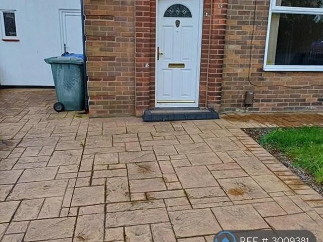 Rochdale, Rochdale, OL11 1 bed in a house share to rent £550 pcm £127 pw