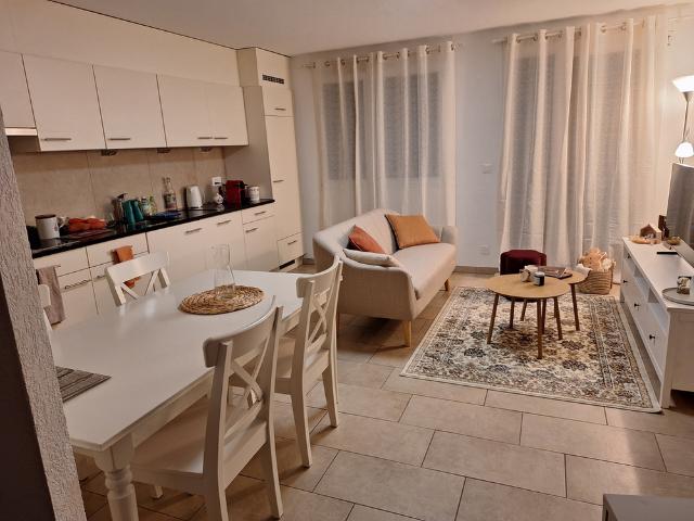 ROCHE VD BEL APPARTEMENT 2.5 PIECES AU REZ