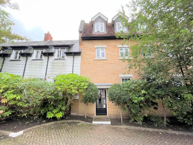 Roche Close, Rochford SS4, 1 bed flat to rent, £1,000 pcm | PrimeLocation