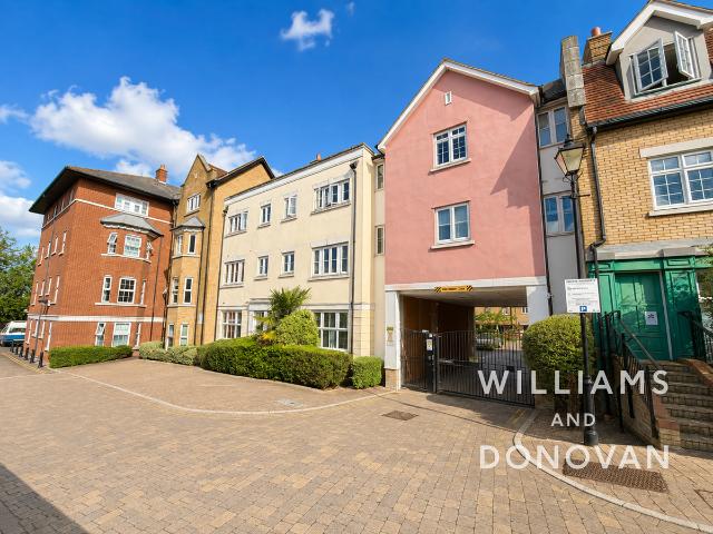 Roche Close, Rochford SS4, 1 bed flat to rent, £960 pcm | PrimeLocation