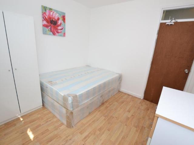 Roche House, Beccles Street, London E14, Room to rent, £823 pcm | PrimeLocation