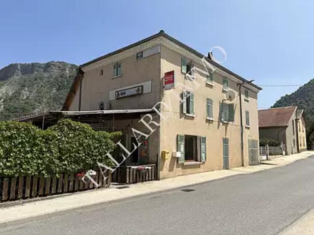 Rochebrune 05190 Achat / Vente maison 10 pièces t10